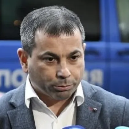 Шефът на СДВР: Не купувайте мощни коли на младите без разговор