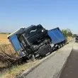 Тир излетя в канавката на АМ &bdquo;Тракия" към Бургас