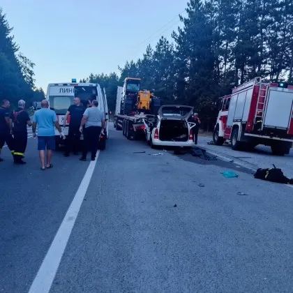 Двама са загинали при катастрофата, за която Русинова съобщи СНИМКА и ВИДЕО