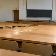 МОН предлага по-ниски такси за платено обучение във вузовете