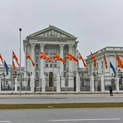 Сменят 7 министри в правителството на Северна Македония