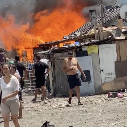 Голям пожар избухна във "Факултета", черен дим се издигна над квартала ВИДЕО