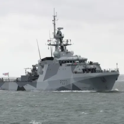След загубата на Англия: Британски военен кораб е навлязъл в аржентински води