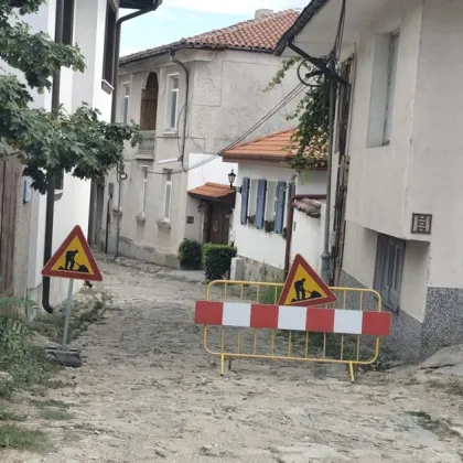 Добре дошли в Карлово, но си носете вода: Ремонт остави туристи "на сухо"