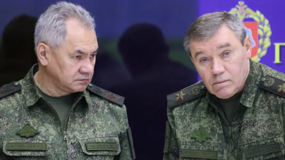 Фалшиви победи: Руски генерал лъже за фронта, докато Киев пали складове край Москва
