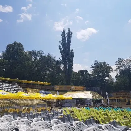 Очаква се 5000 да разберат победителя на Световното по футбол на стадион "Юнак" в София
