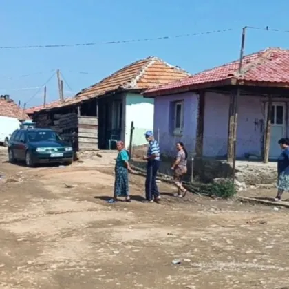 Жители на Гърмен: Вода има само около изборите, после я спират