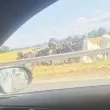 Нов инцидент на АМ &bdquo;Тракия": Микробус скъса мантинелата и се обърна в канавка СНИМКИ