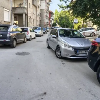 Как се паркира по пловдивски: Блокирана улица с неочакван сюжетен обрат