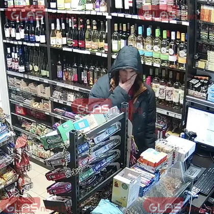 Установен от полицията, но без да върне парите: Собственик на магазин чака развръзка след кражба ВИДЕО