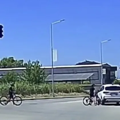 Дете изскочи с велосипед на пешеходна пътека в Пловдив и последва удар ВИДЕО