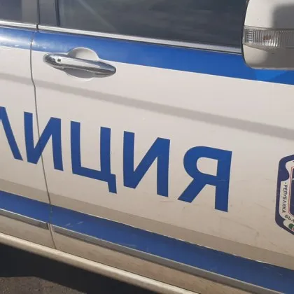 Почерпен до безумие: 20-годишен с 1,90 промила помля две паркирани превозни средства