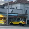 Lotus за стотици хиляди. Правото да спираш на тротоара явно е бонус