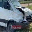 Пиян с бус влетя в заведение в Пазарджишко