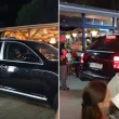"Порше" с пернишка регистрация нахлу на пешеходна алея на гръцко селище ВИДЕО