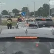 Зрелищен арест в Пловдив! Извадиха мъж от кола ВИДЕО