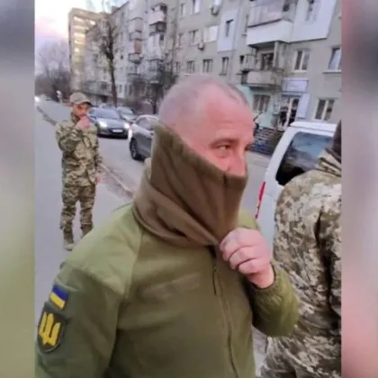Стрелба, лютив спрей и ранени жени: Скандал около мобилизация в Украйна