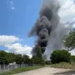 Голям пожар в Русе! Гъст черен дим се издига над Средна кула ВИДЕО