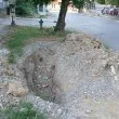 Капан за пешеходци: Незаградена яма стои цял месец в Кюстендил