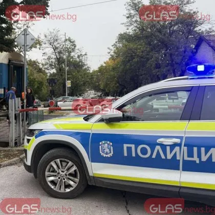 Бежанец избяга от наш бежански център, открадна джипа на кмет
