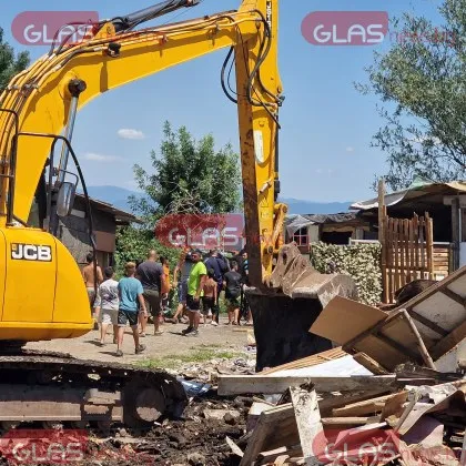 След нападението над журналист на GlasNews: Полицията задържа двама извършители СНИМКИ
