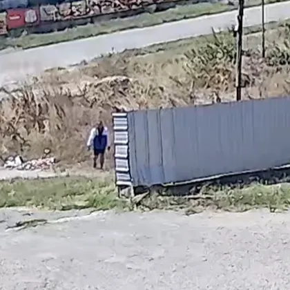 Камера засне на ВИДЕО подпалвач на сухи треви в Чирпан