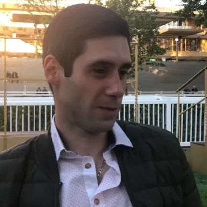 Жокеят J&eacute;r&ocirc;me Claudic наказан след скандал в Лоншан