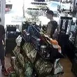 Луксозен вкус, евтин номер: Двама си тръгнаха с Mo&euml;t без да платят СНИМКИ