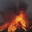 Вулканът Фуего изригна мощно, евакуираха стотици жители в Гватемала