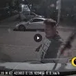 ВИДЕО регистратор хвана мъж да вдига чистачки на бус. Проблем няма, твърди собственикът