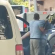 Шофьори се биха на оживено кръстовище в Пловдив ВИДЕО