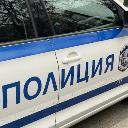 Шофьор с &bdquo;Порше" блъсна патрулка след гонитба в София и избяга