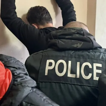 Зверство! 26-годишен отвлече и преби свой познат