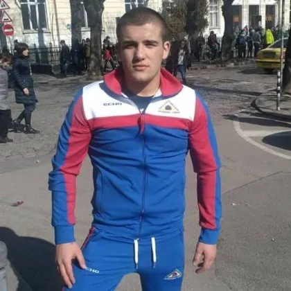 Медали, талант и един фатален край: Стотици плачат за Димитър