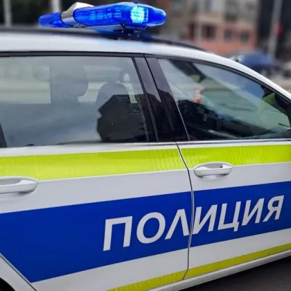 Мъж вилня в съда в Пловдив, друг руга служители на телеком