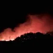 Огънят стигна опасно близо до къщите в Белащица, пожарникарите го спряха за 40 минути