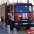 Пожар избухна в жилище, огнеборци евакуираха 86-годишен мъж