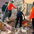 Жертвите на земетресението в Индонезия достигнаха 38, хора бягат към хълмовете ВИДЕО