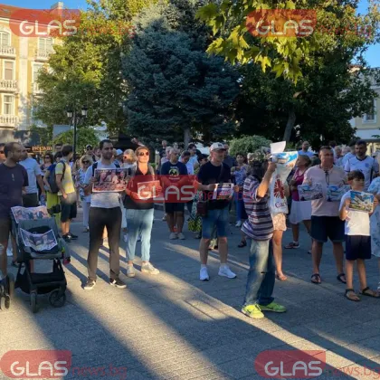Битката за Панаира продължава! Протестиращи настояват държавата да запази дяловете си СНИМКИ