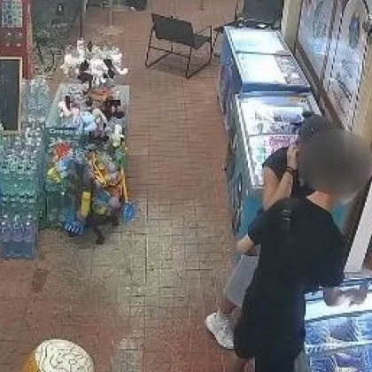 "Така започва":  Тийнейджъри блеснаха с кокошкарска проява, отправиха апел към родителите ВИДЕО