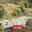 &bdquo;Страшно е": Хората край свлачището между Смолян и Пампорово чакат пътя да бъде възстановен ВИДЕО