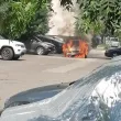 Силен гръм и пламъци: Кола се запали пред блок в София СНИМКА