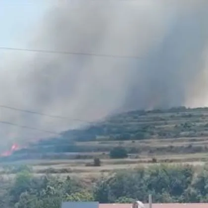 Избухна огромен пожар край Асеновград ВИДЕО+СНИМКИ