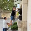 Младежи от Кричим се покаяха, след като се качиха върху паметник на Левски СНИМКИ и ВИДЕО