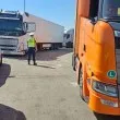 Екшън с ТИР-ове на &bdquo;Тракия": Единият изпреварва 1,5 км, другият вади подкуп ВИДЕО