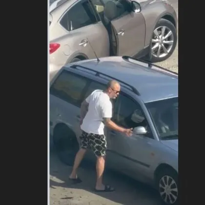 Шофьор "нашамари" и потроши кола пред очите на дете СНИМКИ