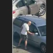 Шофьор "нашамари" и потроши кола пред очите на дете СНИМКИ