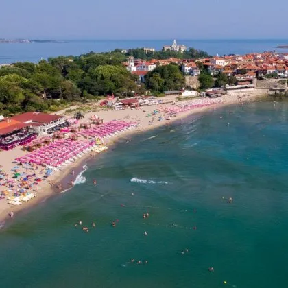 Издирват 7-годишно дете, изчезнало във водата край Созопол