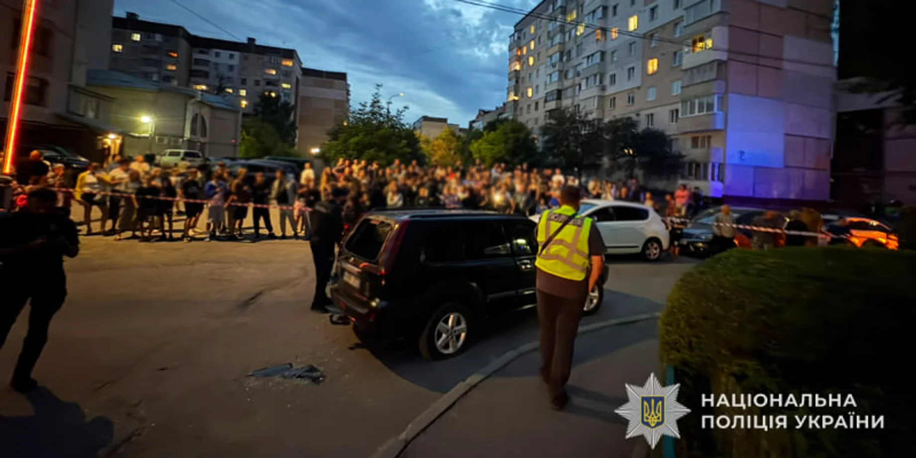 Мобилизация прерасна в бой: тълпа потроши автомобил на военните в Украйна, има ранени