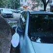 "Като пречиш, получаваш подаръци": Окичиха автомобил с торби в Плевен СНИМКИ